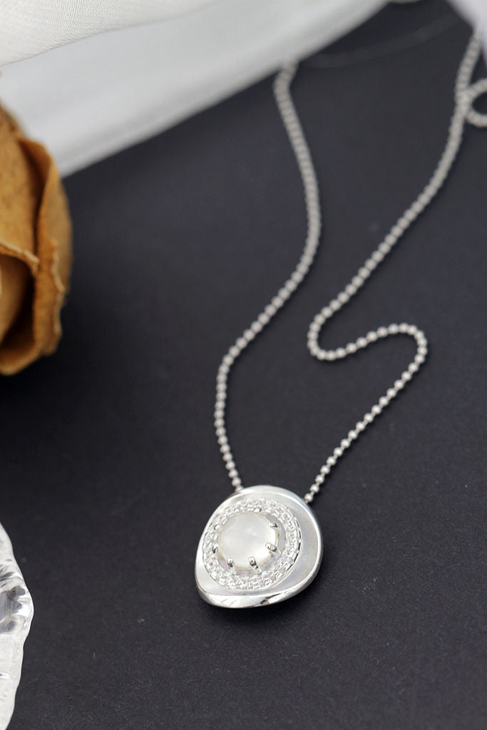 Authentic 925 Sterling Silver Ornament Inlaid Natural Moonstone Pendant Lady Creative New Trendy Wedding Party Fine Jewelr