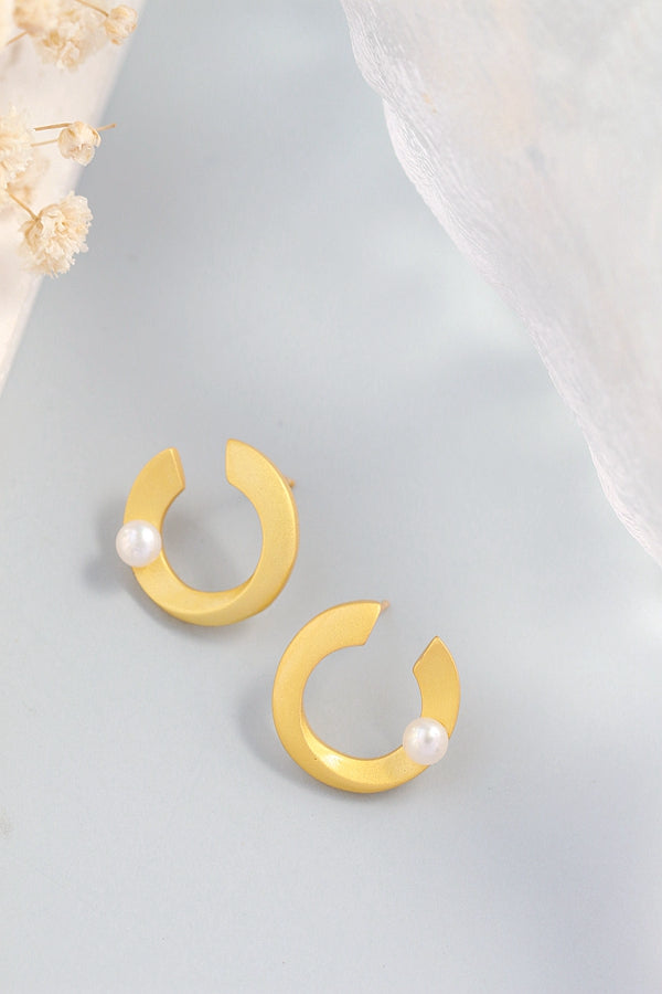 Creative Trendy C Shape Personality 925 Sterling Silver EarStuds Inlaid Natural Freshwater Little Pearl 18K Gold Plated Earring
