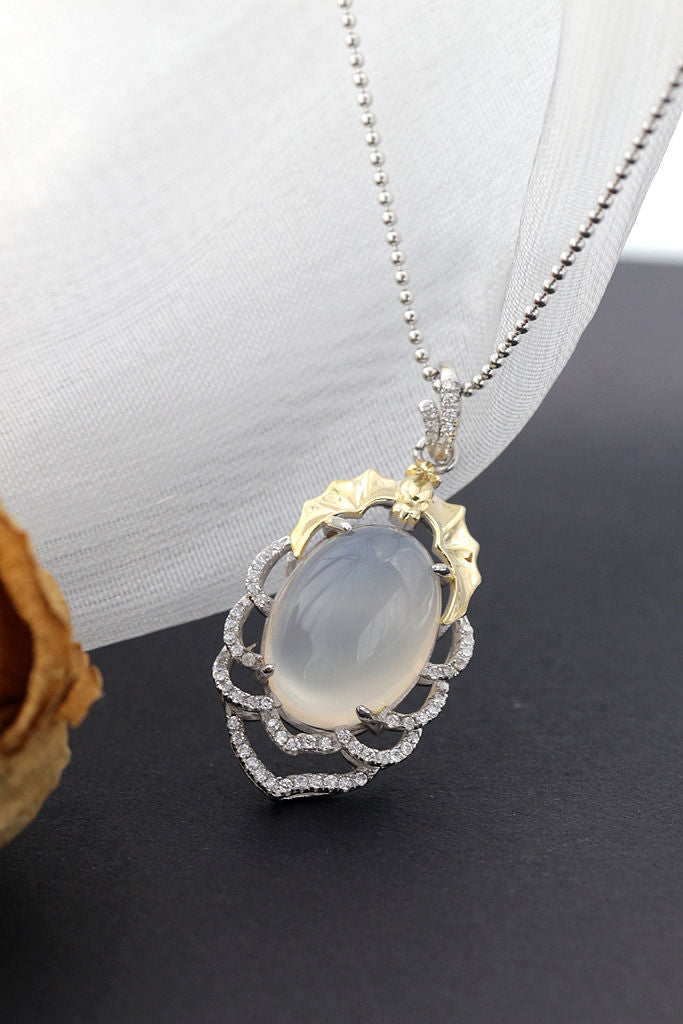 Traditional Elements With Modern Aesthetics 925 Sterling Silver Pendant Inlaid Natural White Chalcedony Hanging Bat Pendant