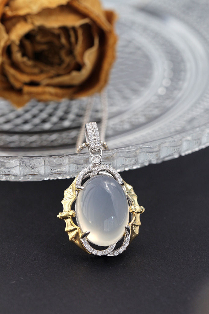 Authentic 925 Sterling Silver Retro Style Bat Pendant Inlaid Natural White Chalcedony Silver Pendant Trendy Style Jewelry Gift