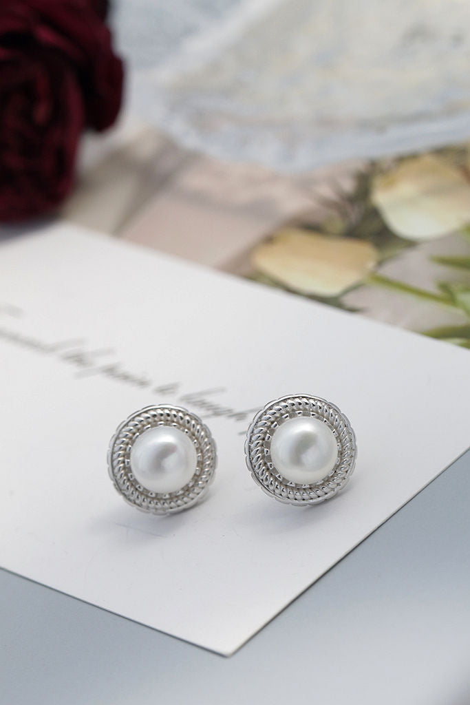 Vintage Charm Elegance Lady 925 Sterling Silver Earring Inlaid Natural Freshwater Pearl Earring Simple Fashion Jewelry Gift