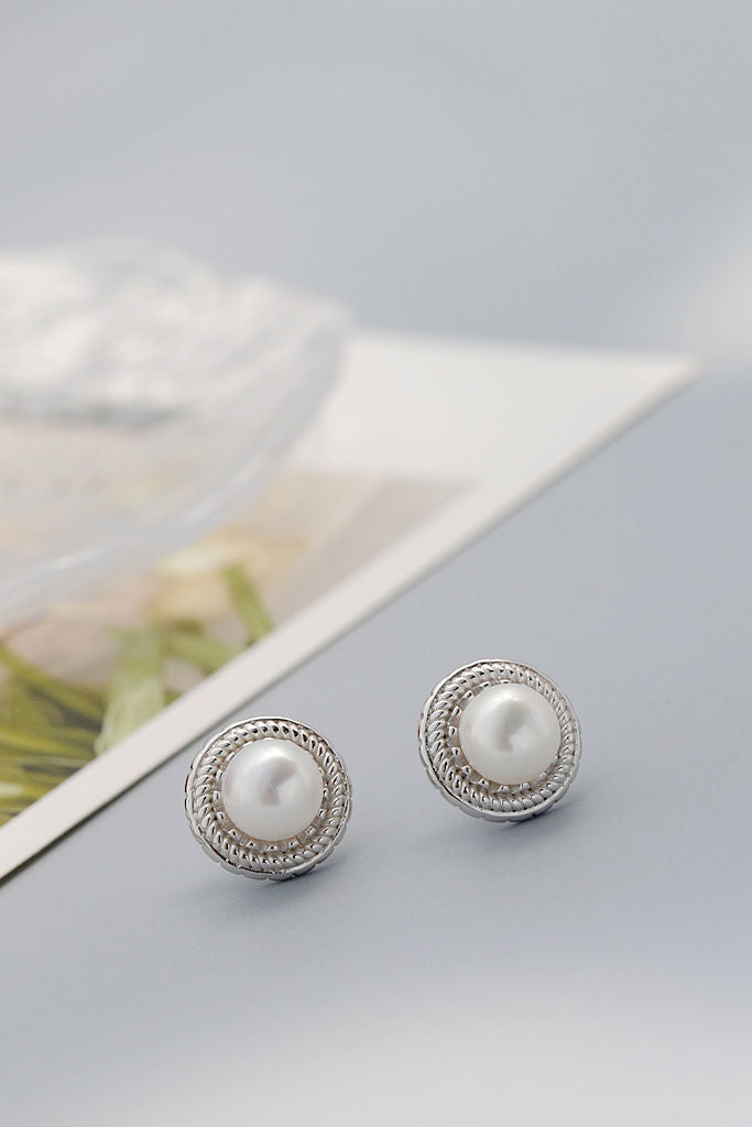 Vintage Charm Elegance Lady 925 Sterling Silver Earring Inlaid Natural Freshwater Pearl Earring Simple Fashion Jewelry Gift