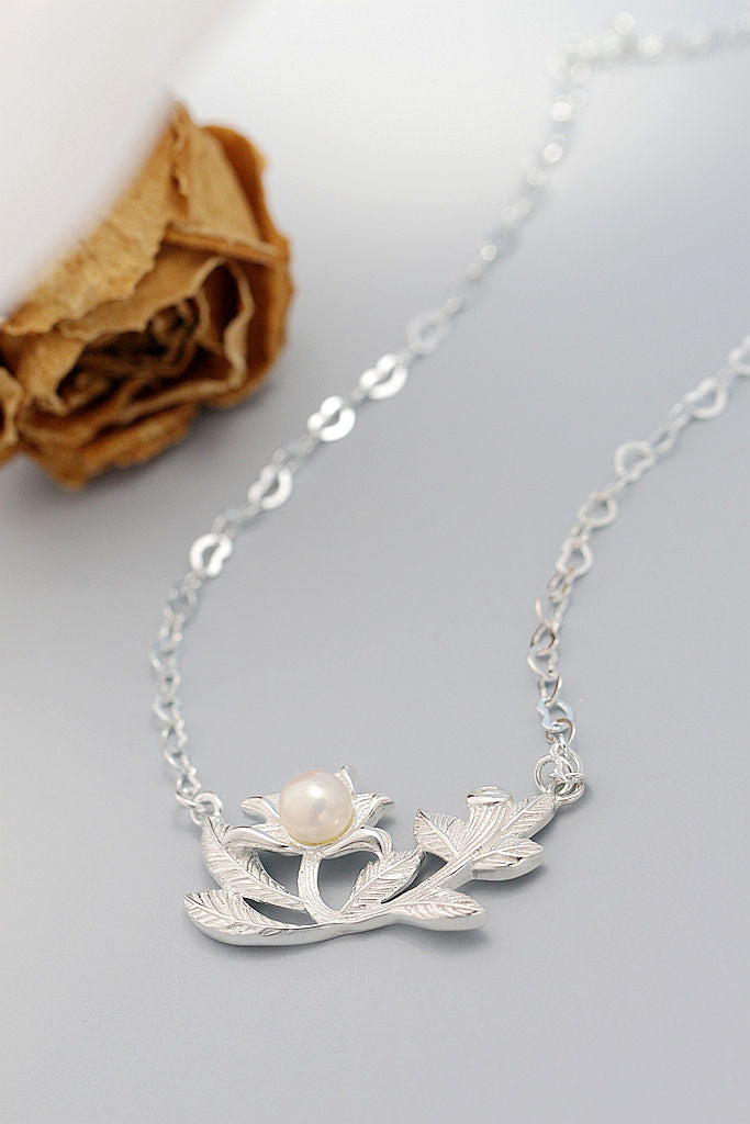 Genuine 925 Sterling Silver Floral Pendant Inlaid Natural Freshwater Pearl Elegant Delicate - Heart Shaped Chain Necklace Set