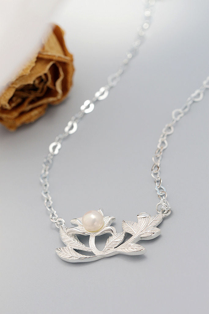 Genuine 925 Sterling Silver Floral Pendant Inlaid Natural Freshwater Pearl Elegant Delicate - Heart Shaped Chain Necklace Set
