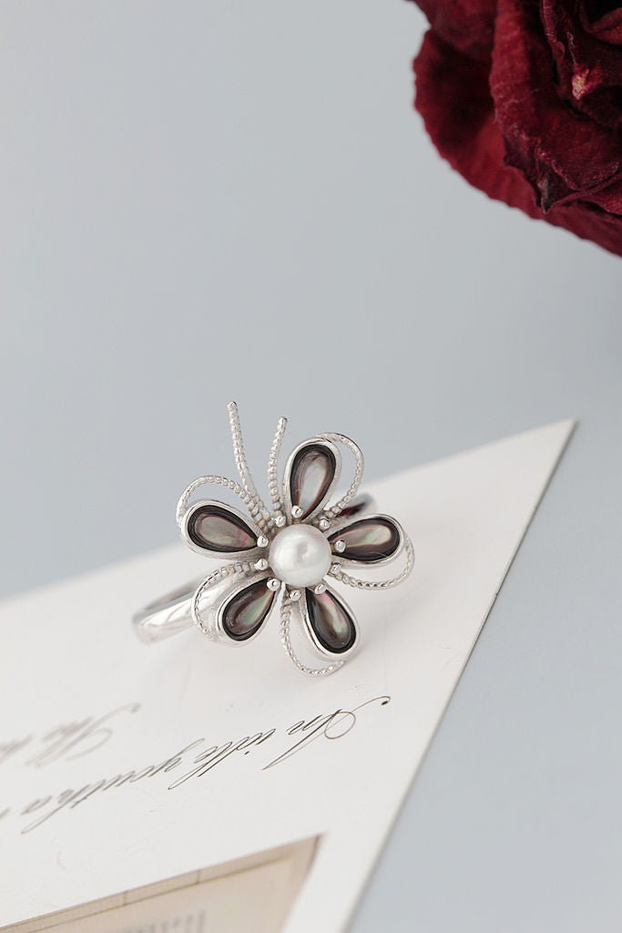 Natural Pearl Shellfish Delicate Flower Shape 925 Sterling Silver Rings Inlaid Natural Freshwater Pearl Lady Ring Jewelry Gift