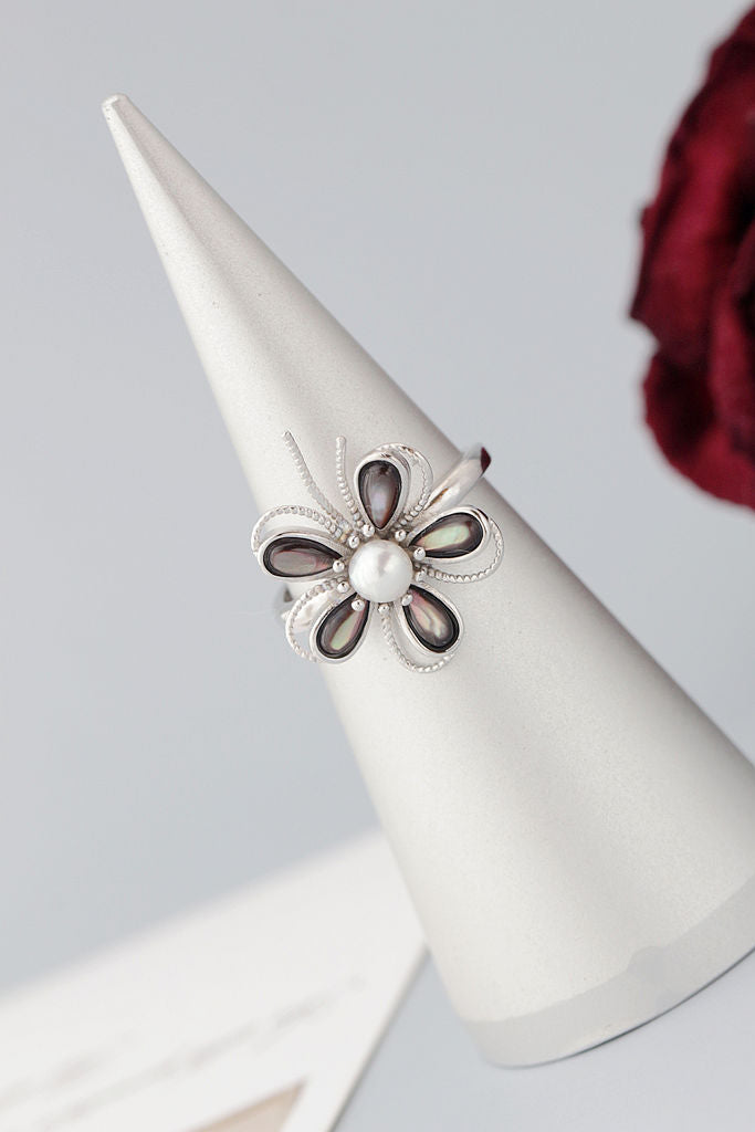 Natural Pearl Shellfish Delicate Flower Shape 925 Sterling Silver Rings Inlaid Natural Freshwater Pearl Lady Ring Jewelry Gift