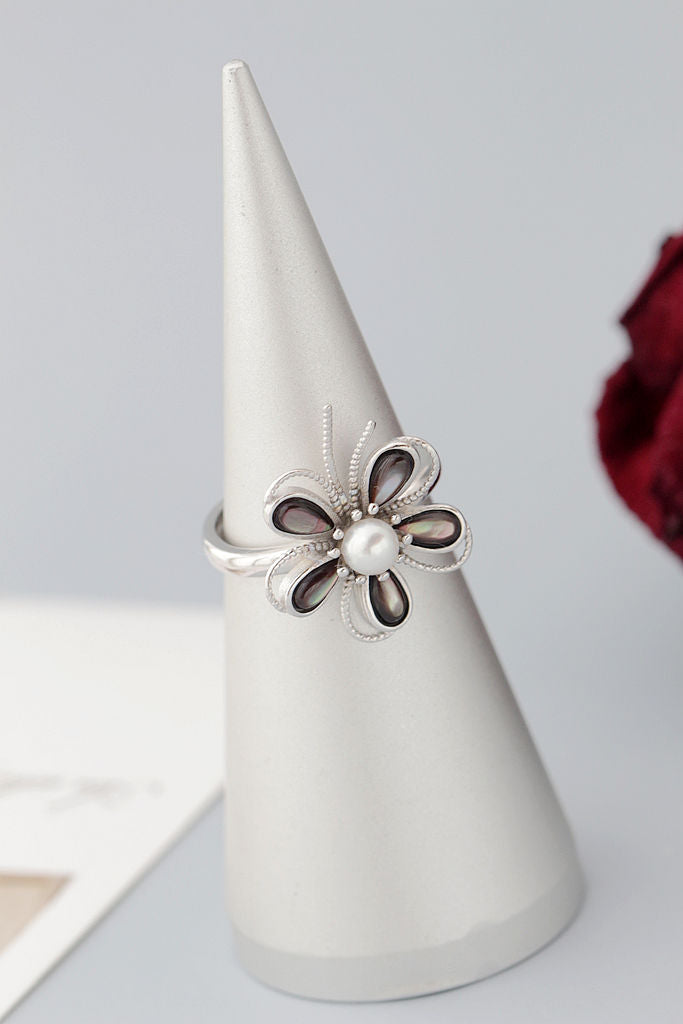 Natural Pearl Shellfish Delicate Flower Shape 925 Sterling Silver Rings Inlaid Natural Freshwater Pearl Lady Ring Jewelry Gift