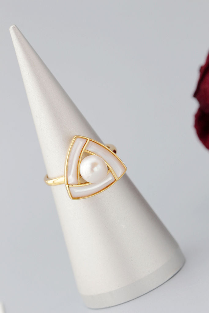 Trendy Geometric Triangular 925 Sterling Silver Rings Inlaid Natural Freshwater Pearl 18K Gold Plated Ring Lady Jewelry Gift