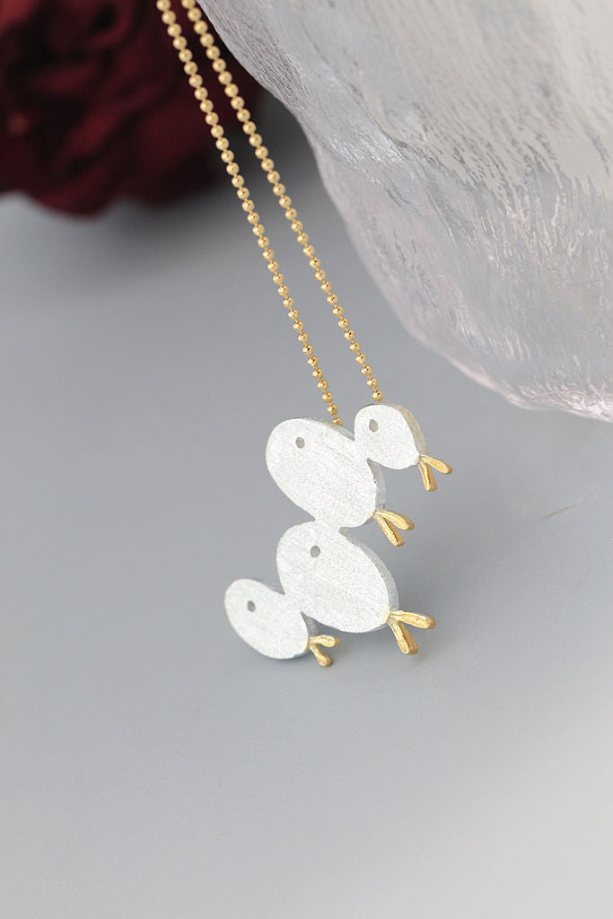 Handcrafted S925 Sterling Silver Ocean Fish Pendant with 18k Gold-Plated Tails and Wire Drawing Texture Pendants Jewelry Gift