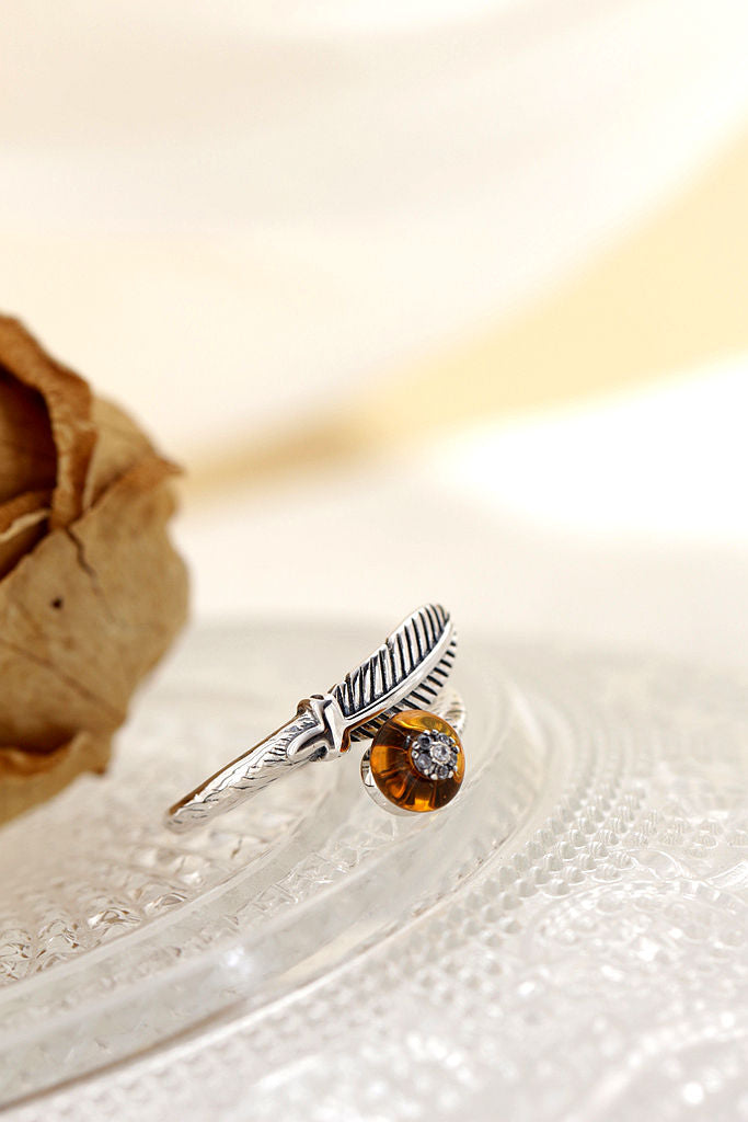 Handmade Inlaid Natural Amber Rings Women Fashion Jewelry Gifts Retro Feather Opening Adjustable Size 925 Sterling Silver Ring