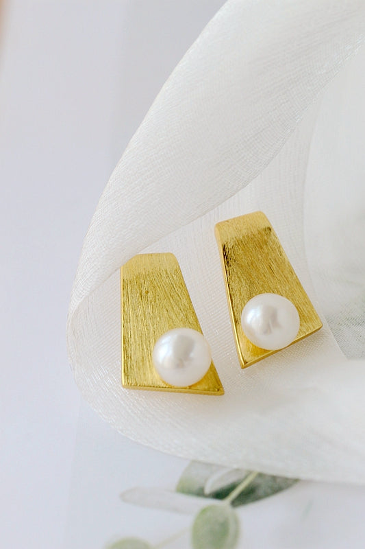 925 Sterling Silver Earring Inlaid Natural Freshwater Pearl 18K Gold Plated Earstuds