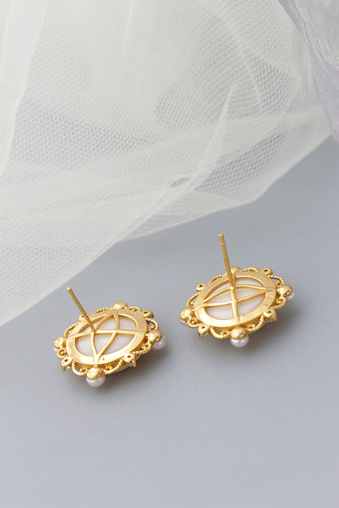 Inlaid Natural White Shell and Freshwater Pearl 18K Gold Plated Earrings Elegant lace-like pattern 925 Sterling Silver Earring