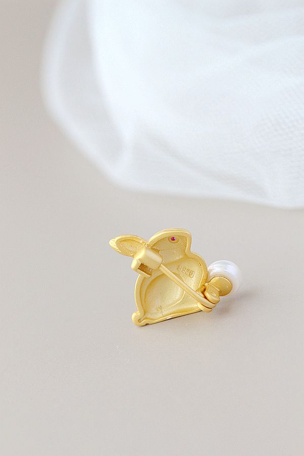 Authentic 925 Sterling Silver Brooch 18K Gold Plated Little Rabbit Inlaid Natural Freshwater Pearl Trendy High Quality Jewelry