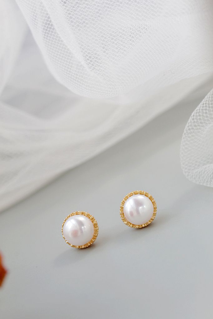 Delicate Small Cut-Out Pattern 925 Sterling Silver Earrings Inlaid With Natural Freshwater Pearl 18K Gold Plated Earrings Gift