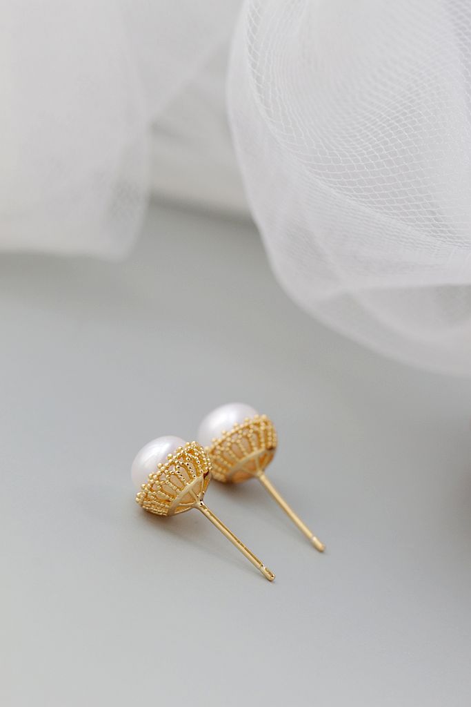 Delicate Small Cut-Out Pattern 925 Sterling Silver Earrings Inlaid With Natural Freshwater Pearl 18K Gold Plated Earrings Gift