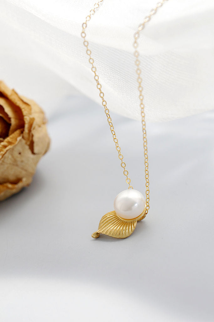 925 Sterling Silver Pendant Inlaid Natural Freshwater Pearl 18K Gold Plated Very Small Leaf Pendant Fashion Creative Jewelry