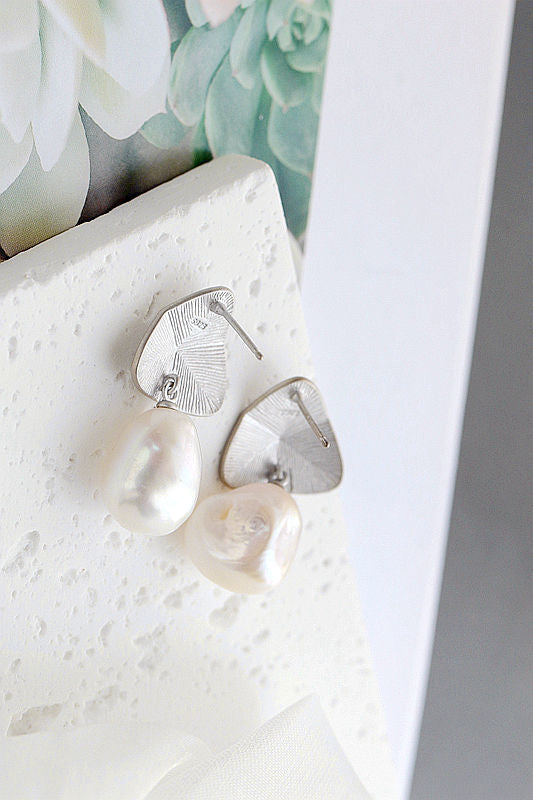 Geometric Design Triangle Earrings Inlaid Natural Baroque Pearl Creative 925 Sterling Silver Matte Finish Earring Fine Jewelry