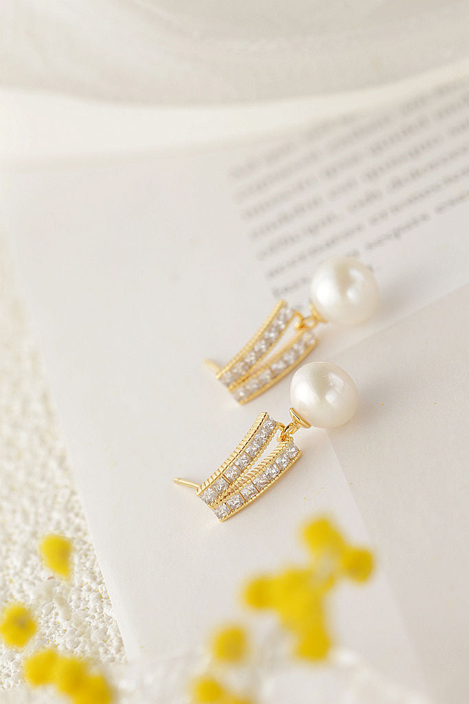 Modern Minimalist Design 925 Sterling Silver Earring Inlaid Natural Freshwater Pearl 18K Gold Plated Earring Jewelry Gift