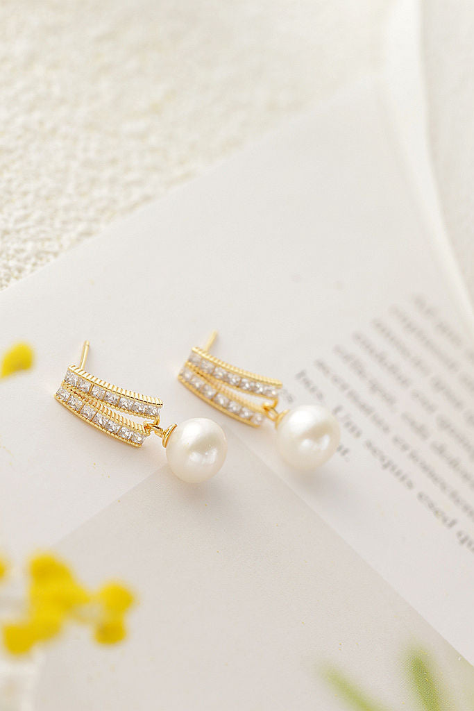 Modern Minimalist Design 925 Sterling Silver Earring Inlaid Natural Freshwater Pearl 18K Gold Plated Earring Jewelry Gift