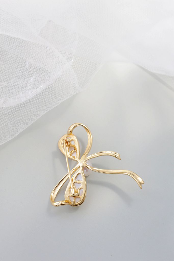 Minimalist Elegant 925 Sterling Silver Brooch 18K Gold Plated Bow Design Inlaid Natural Freshwater Pearl Shellfish Brooch Gift