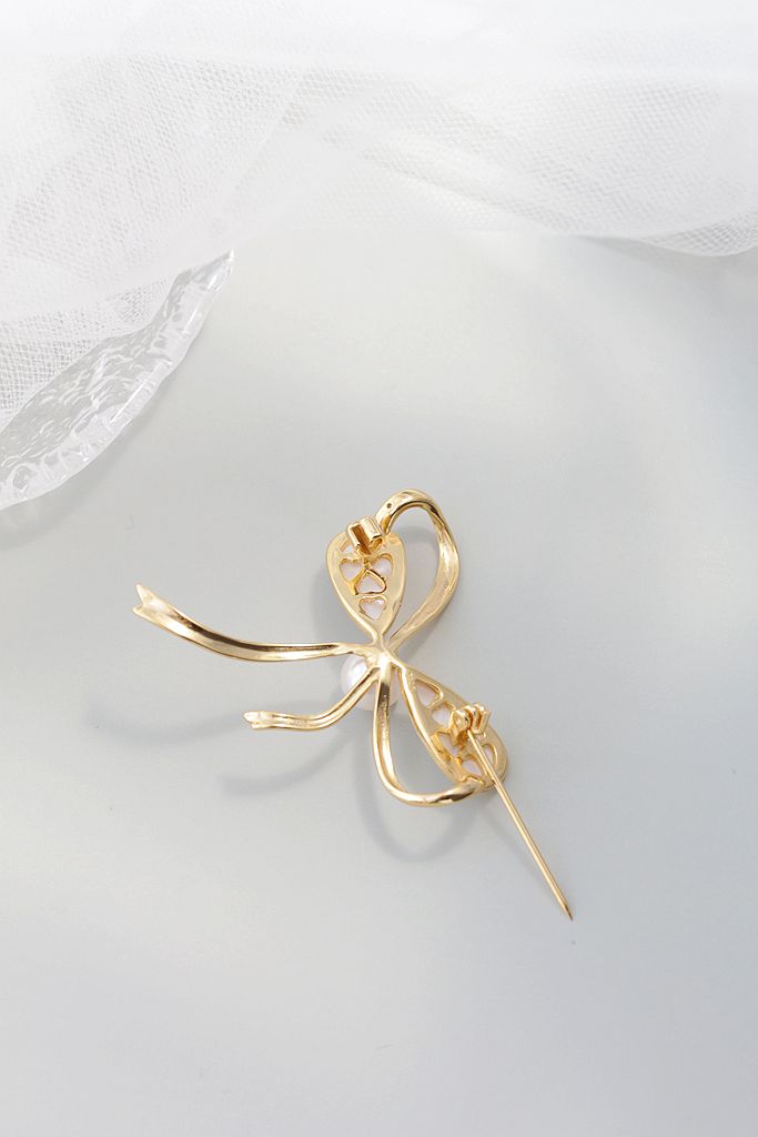 Minimalist Elegant 925 Sterling Silver Brooch 18K Gold Plated Bow Design Inlaid Natural Freshwater Pearl Shellfish Brooch Gift