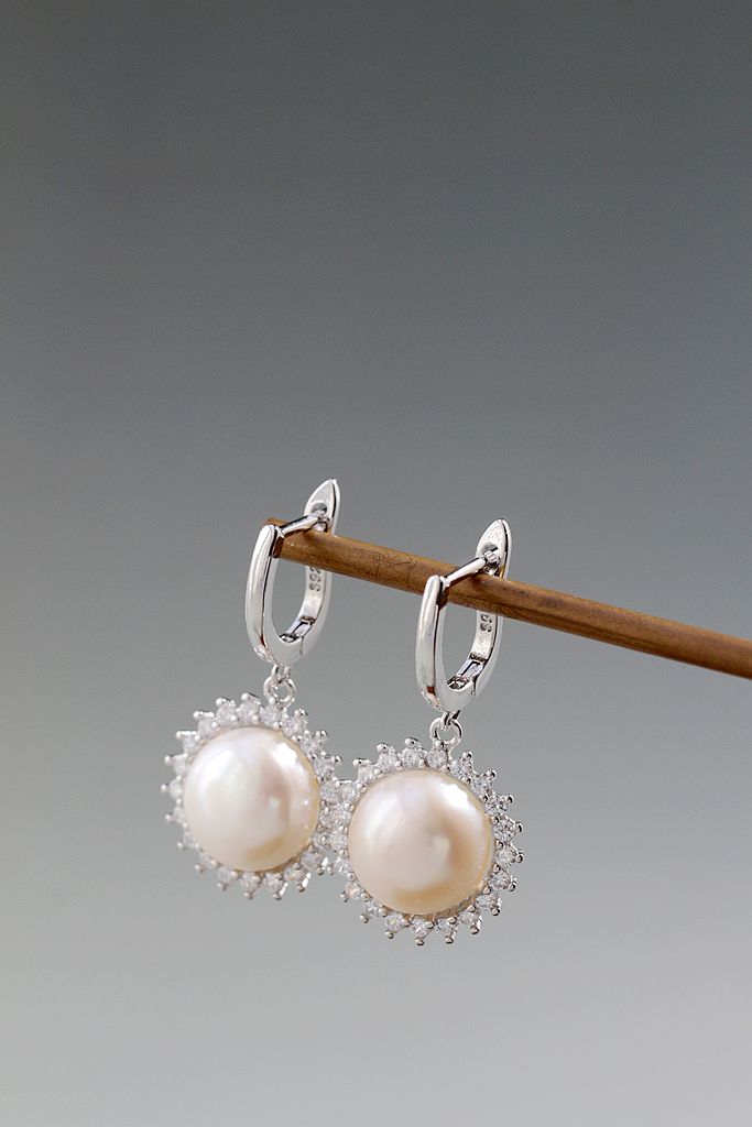 Elegance Modern 925 Sterling Silver Earrings with Inlaid Natural Freshwater Pearl Fashion Luxury Earring Women Jewelry Gift
