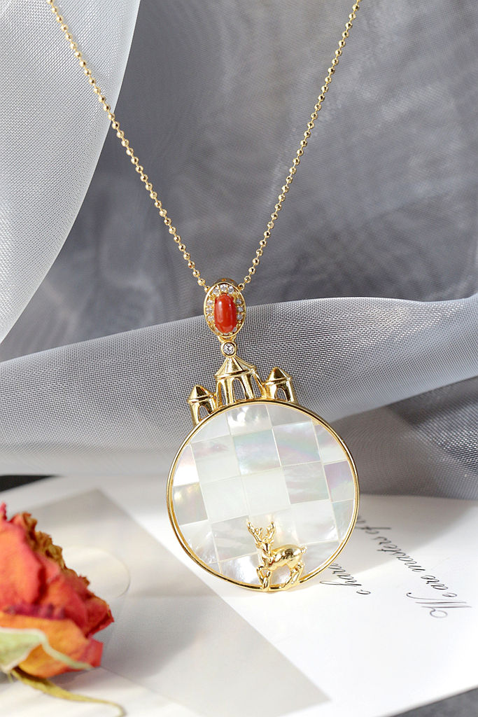 Natural Pearl Shellfish 925 Sterling Silver Pendant 18K Gold Plated Classical Castle and Small Deer Pendant Unique Elegant Gift