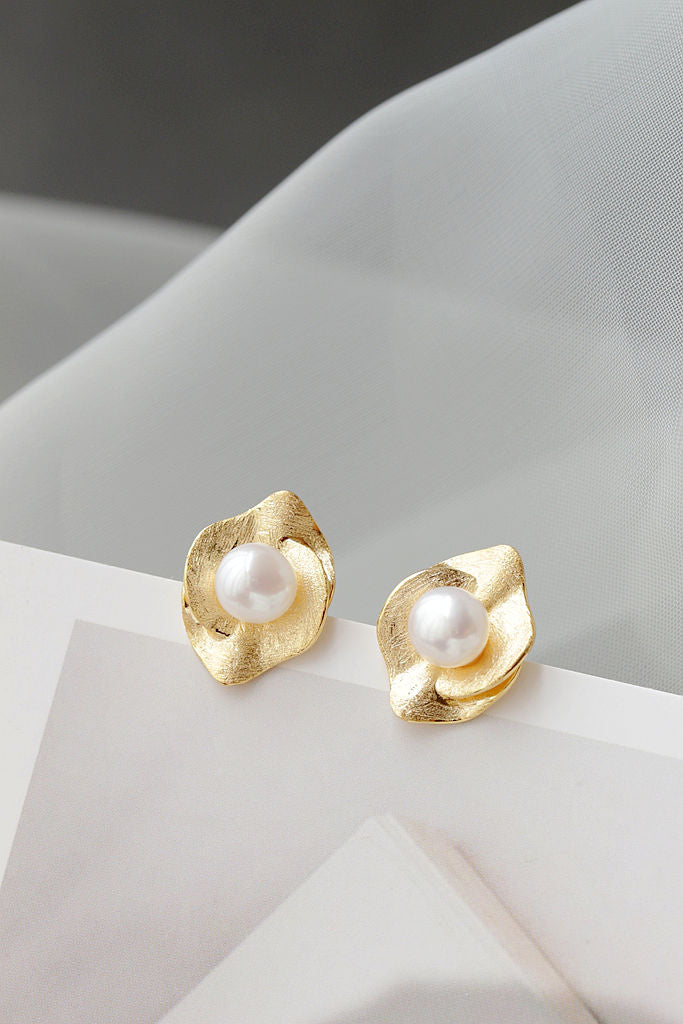 Stylish Petal Simple Creative Design 925 Sterling Silver Stud Earrings Inlaid Natural Freshwater Pearl 18k Gold-Plated Earring
