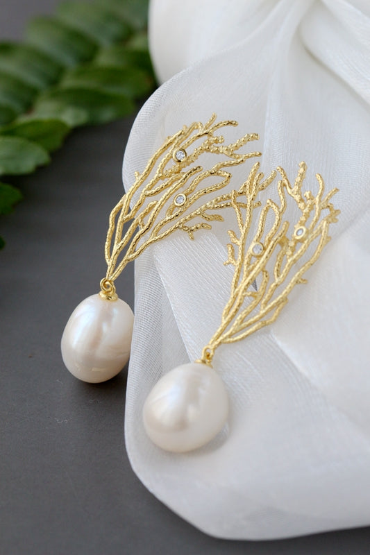 18K Gold Plated Coral Pattern Earring Inlaid Natural Baroque Freshwater Pearl Fashion Creative 925 Sterling Silver Earrings