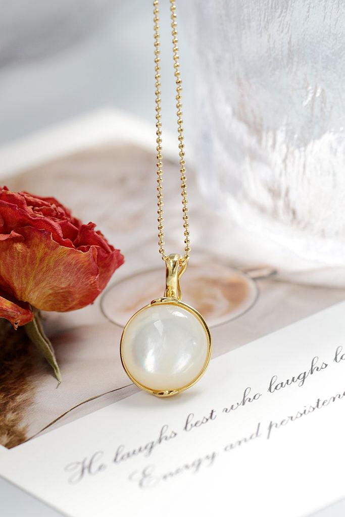 Inlaid Natural Mother Of Pearl Shell 18K Gold Plated Pendant Classic Trendy Circular 925 Sterling Silver Pendant Lady Jewelry